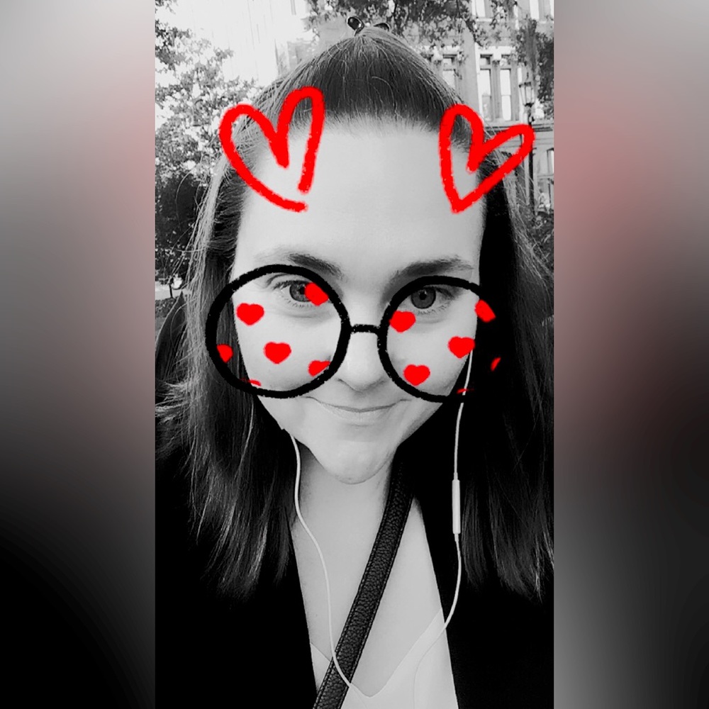 Meet your Posher, Laura